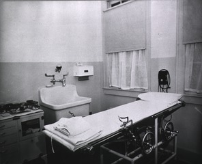 Albuquerque General Hospital: Examination Room (One of several)