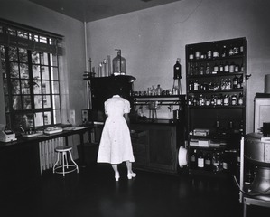 Indian Sanitorium, Albuquerque, New Mexico: Laboratory: Miss Wilson, Technician