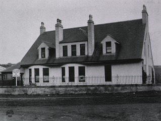 [U.S. Army. Hospitals - Military, Turnberry, Scotland]: [Private house used as a base hospital]