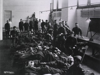 U. S. Army Debarkation Hospital No. 3, Greenhut Building, New York City: Soldiers on stretchers await processing