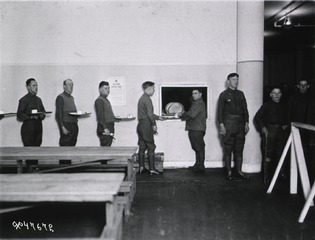 U. S. Army Debarkation Hospital No. 3, Greenhut Building, New York City: Soldiers in mess line in the dining hall
