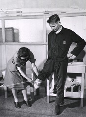 U.S. Army. Percy Jones General Hospital, Battle Creek, Mich: Exercises with weighted pulleys