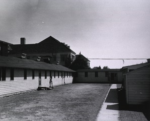 U.S. Air Force. Hospital, Barksdale AFB, Shreveport, La: Exterior view- Medical Airmens Quarters