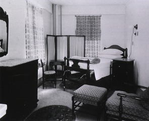 University of Iowa Hospital and Medical Center: Interior view- Private patient room