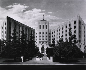 Cedars of Lebanon Hospital, Los Angeles, CA: Front view of main building