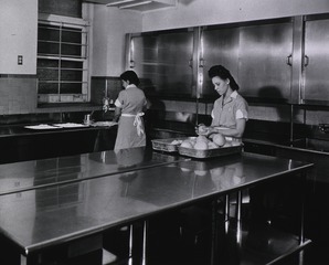 Dr. W.H. Groves Latter-Day Saints Hospital, Salt Lake City, UT: Salad unit in the kitchen