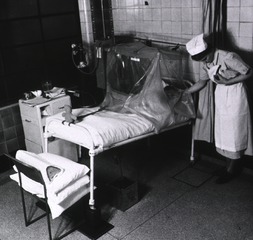 Middlesex Hospital, London, England: Patient in oxygen tent