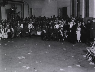 U.S. American National Red Cross Hospital No.1, Paris, France: Christmas party, Assembly Hall