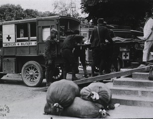 U.S. American National Red Cross Hospital No.1, Paris, France: Wounded arriving at hospital