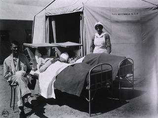 U.S. American National Red Cross Hospital No. 5, Auteuil, France: Patients taking a sun bath