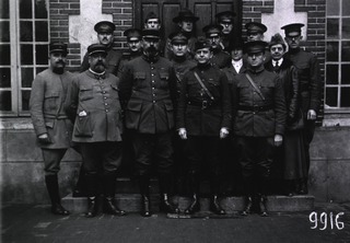 U.S. American National Red Cross Hospital No. 109, Évreaux, France: Group of doctors and officers