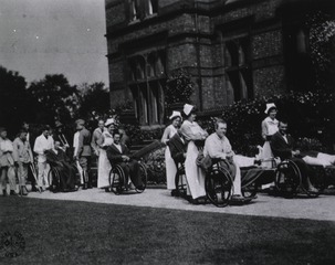 U.S. American National Red Cross Hospital No.4, Liverpool, England: Arrival of Wounded Soldiers