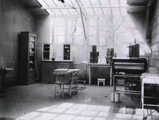 U.S. American National Red Cross Hospital No. 112, Auteuil, France: Operating room