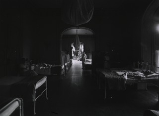 U.S. American National Red Cross Naval Hospital, London, England: Interior of one of the wards in the Aldford House