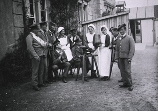 Great Britain, British Red Cross Society Voluntary Aid Detachment Hospital, Newton-Abbot, England: Nurses and patients