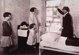 Children - care and hygiene: Showing woman and children proper ventilation of bedroom