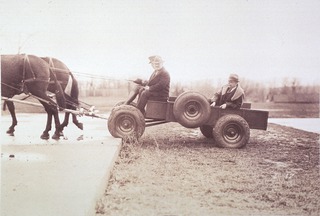 Ambulances- Horsedrawn: General view (note inflated rubber tires)