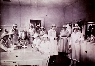 U.S. American National Red Cross: Interior of American Red Cross canteen in Chattanooga, Tennesee