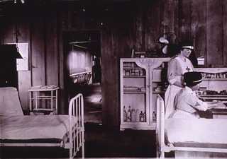 U.S. American National Red Cross: Hospital room in American Red Cross Canteen hut, Eckington Yards, Washington, D.C