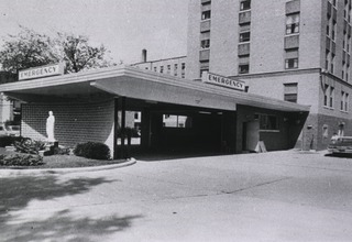 Mount Carmel Mercy Hospital, Detroit: Emergency entrance to hospital