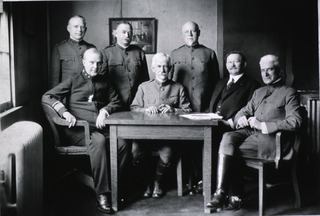[William C. Gorgas and others from the Council of National Defense, Medical Section]