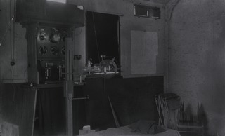 [The x-ray laboratory at a German Red Cross Hospital, Harbin]