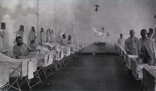 [A ward in a German Red Cross Hospital, Harbin]