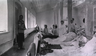 [A ward in the St. George No. 1 Red Cross Hospital, Harbin]