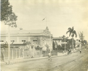 [Theater at Mayaguez, Puerto Rico, used as hospital, filled at time by both Spanish and American sick and wounded]