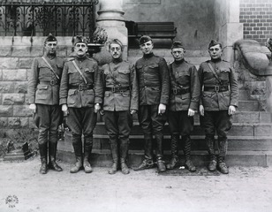 [European War 1914-1918, Group Portraits]: [Veterinary Personnel]