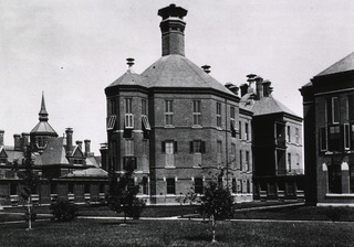 [Exterior view of Octagon Ward at Johns Hopkins Hospital, Baltimore]