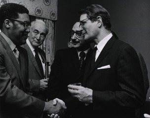 [Elliot Richardson, Secretary of DHEW, visits NIH, March 16, 1971.]