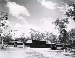 [Exterior front view of mess hall, 2nd Field Hospital, Woodstock, Australia]