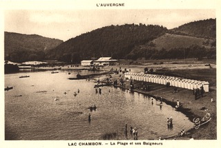 Lac Chambon  La Plage et ses Baigneurs