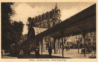 Entrée du Parc  Place Victor-Hugo