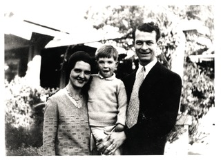 Ava Helen and Linus Pauling holding Linus, Jr. between them