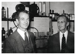 Linus Pauling at the Silliman Lecture, Yale University, with Arthur Hill