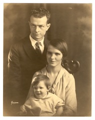 The Pauling family, Linus, Ava Helen, and Linus Jr.