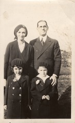 Marshall Nirenberg, his sister Joan Geiger, and parents