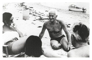 Albert Szent-Gyorgyi with friends on the beach at Penzance Point, Massachusetts