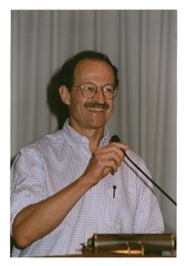 Harold Varmus speaking at lectern