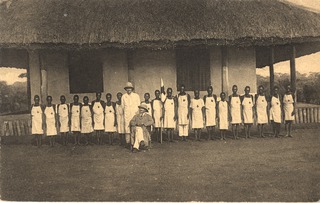 L'ecole d'infirmiers de la Croix-Rouge à Pawa =: School voor verplegers van het Roode-Kruis te Pawa
